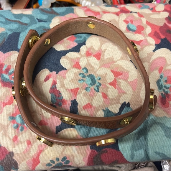 Tory Tan Leather Wrap Bracelet Gold Stud - Picture 3 of 3
